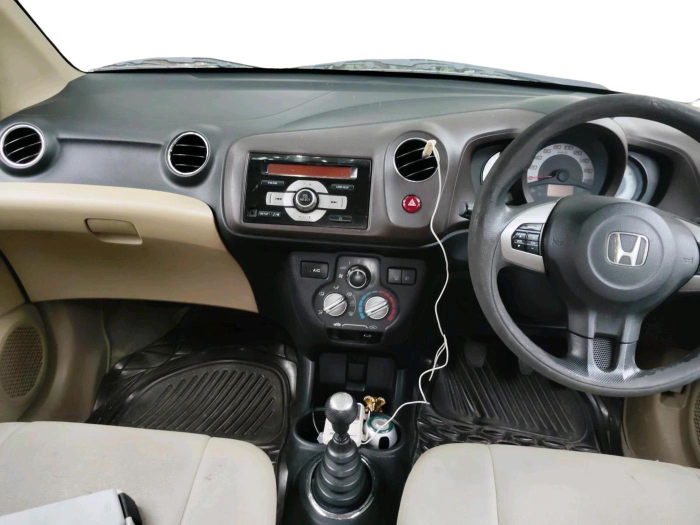 2013 Honda Brio V MT, Petrol, Manual, 55,133 km, interior