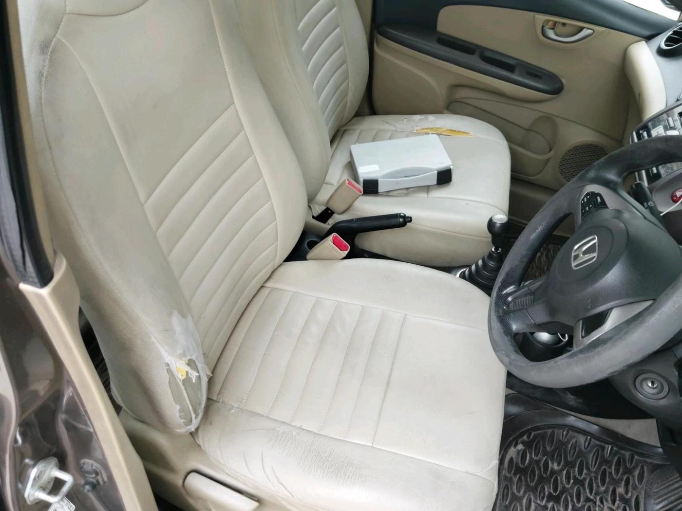 2013 Honda Brio V MT, Petrol, Manual, 55,133 km, interior