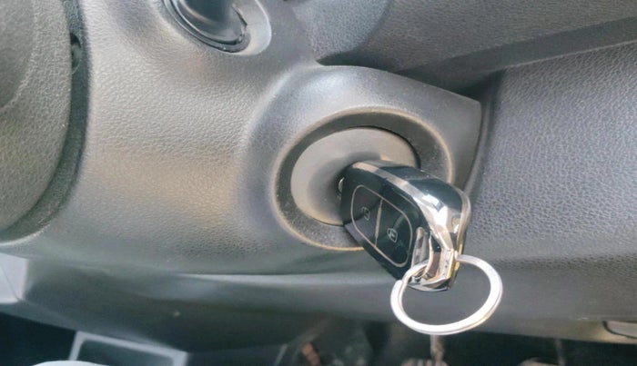 2018 Renault Kwid RXL, Petrol, Manual, 66,302 km, interior