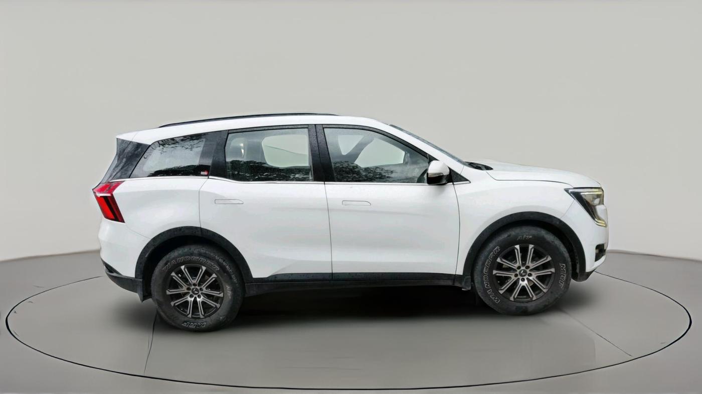 2022 Mahindra XUV700 AX 7 D AT 7 STR, Diesel, Automatic, 72,788 km, exterior