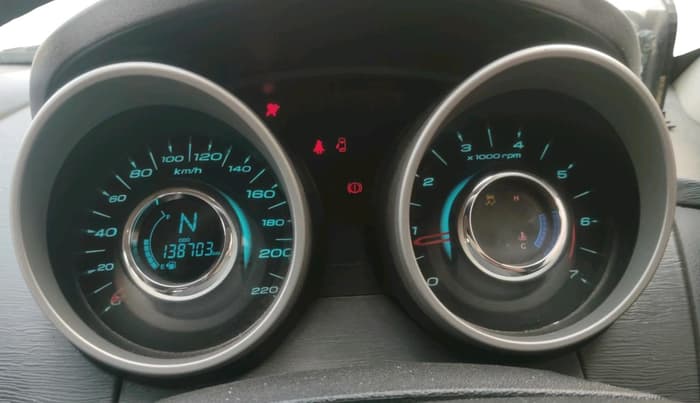 2017 Mahindra XUV500 W10, Diesel, Manual, 1,38,703 km, interior