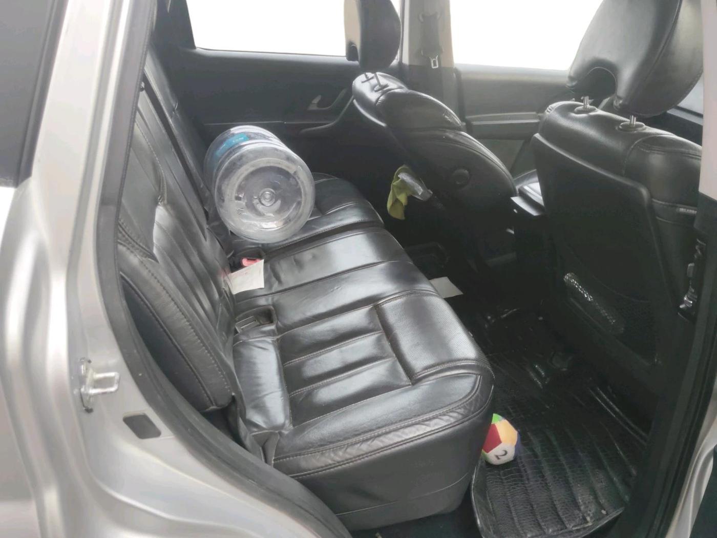 2017 Mahindra XUV500 W10, Diesel, Manual, 1,38,703 km, interior