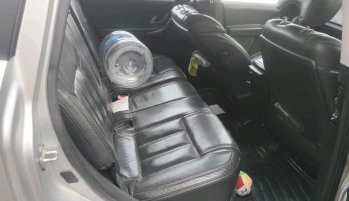 2017 Mahindra XUV500 W10, Diesel, Manual, 1,38,703 km, interior
