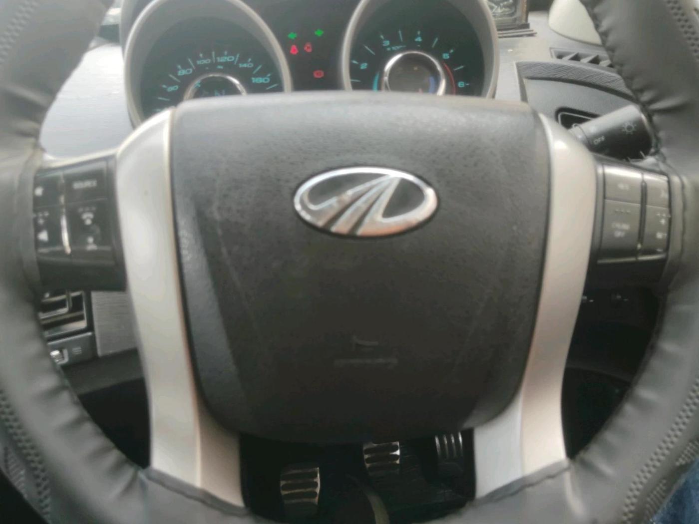 2017 Mahindra XUV500 W10, Diesel, Manual, 1,38,703 km, interior