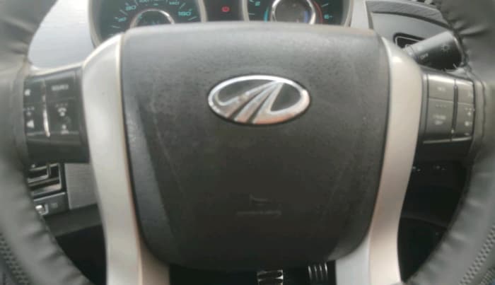 2017 Mahindra XUV500 W10, Diesel, Manual, 1,38,703 km, interior