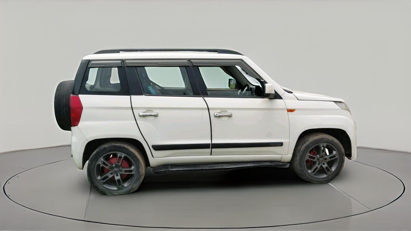 2016 Mahindra TUV300 T6, Diesel, Manual, 95,073 km, exterior