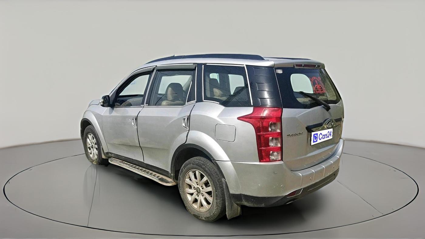 2017 Mahindra XUV500 W10 1.99, Diesel, Manual, 98,261 km, exterior