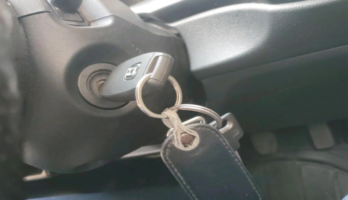 2014 Honda Mobilio 1.5L I-DTEC V, Diesel, Manual, 1,03,102 km, interior