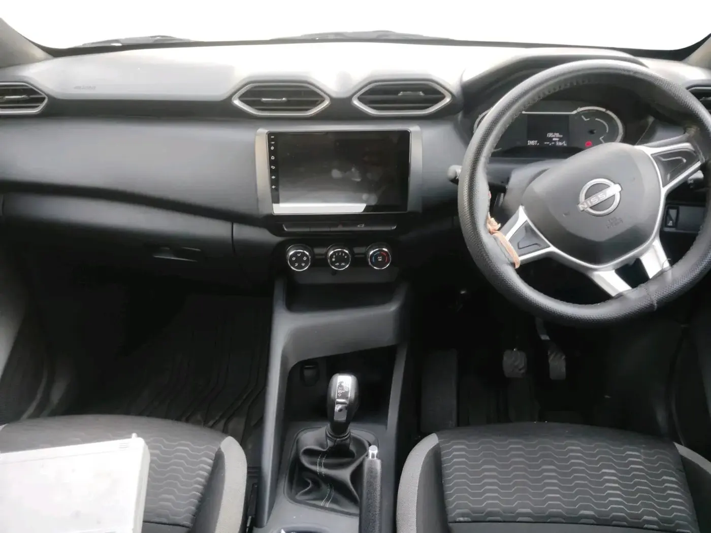 2025 Nissan MAGNITE Visia EZ-Shift, Petrol, Automatic, 13,528 km, interior