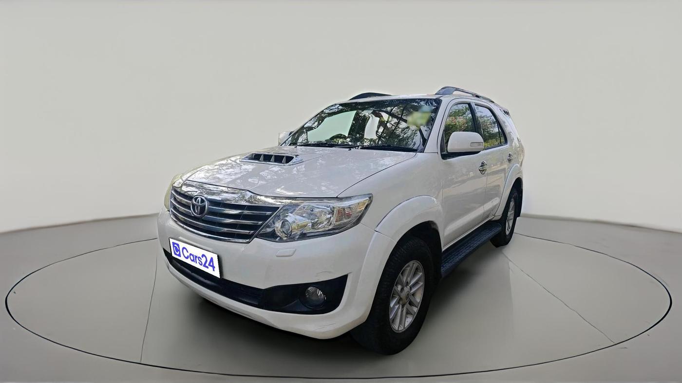 2013 Toyota Fortuner 3.0 4X2 MT, Diesel, Manual, 1,76,582 km, exterior