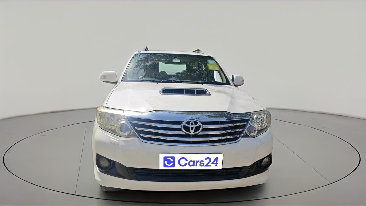 2013 Toyota Fortuner 3.0 4X2 MT, Diesel, Manual, 1,76,582 km, exterior