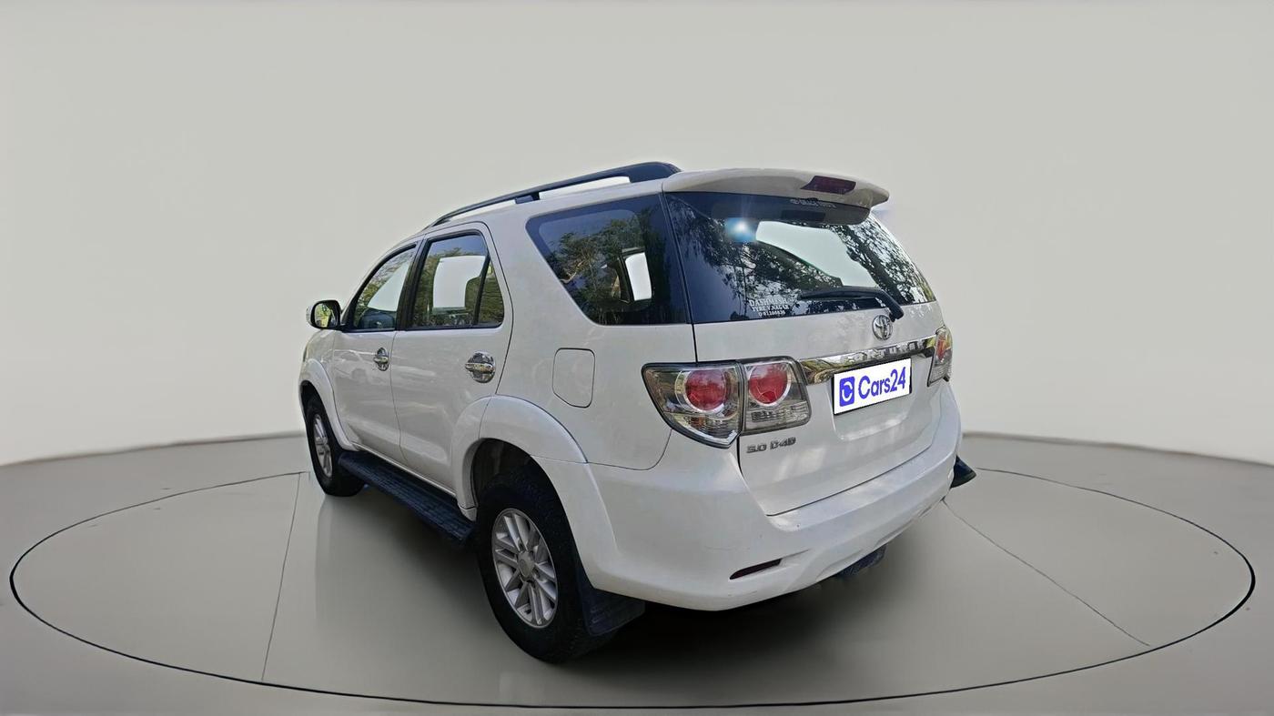 2013 Toyota Fortuner 3.0 4X2 MT, Diesel, Manual, 1,76,582 km, exterior