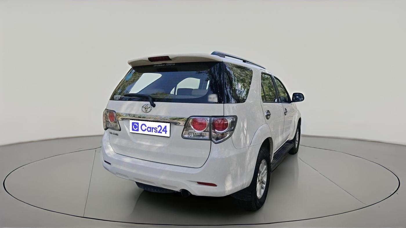 2013 Toyota Fortuner 3.0 4X2 MT, Diesel, Manual, 1,76,582 km, exterior