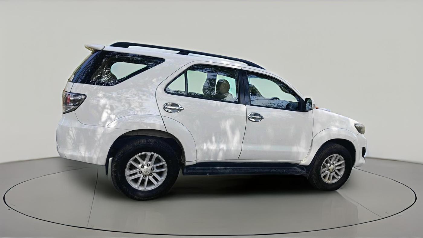 2013 Toyota Fortuner 3.0 4X2 MT, Diesel, Manual, 1,76,582 km, exterior