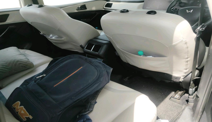 2024 Mahindra XUV700 AX 5 P MT 7 STR, Petrol, Manual, 21,197 km, interior
