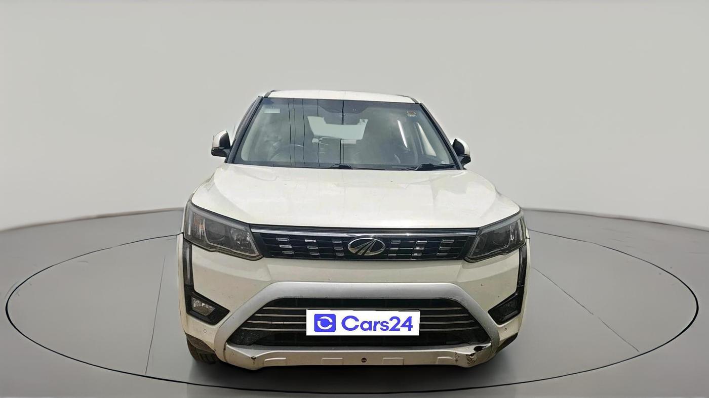 2019 Mahindra XUV300 W8 (O) 1.5 DIESEL, Diesel, Manual, 1,01,425 km, exterior