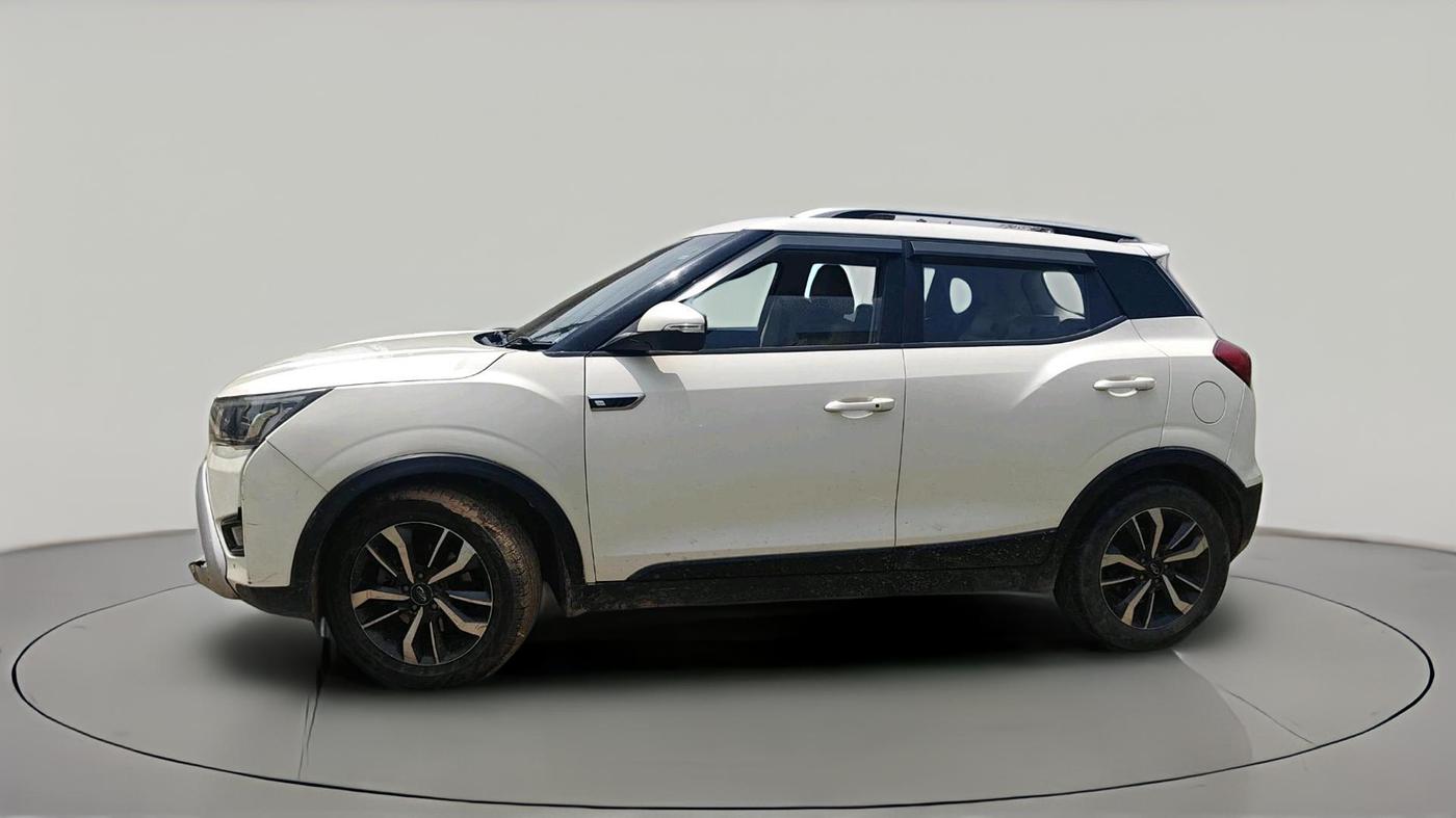 2019 Mahindra XUV300 W8 (O) 1.5 DIESEL, Diesel, Manual, 1,01,425 km, exterior