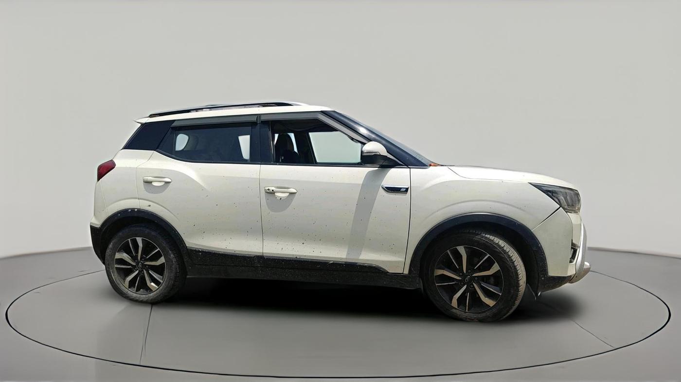 2019 Mahindra XUV300 W8 (O) 1.5 DIESEL, Diesel, Manual, 1,01,425 km, exterior