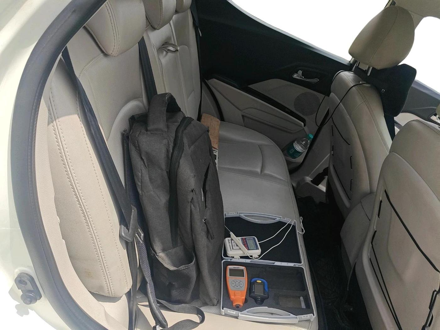 2019 Mahindra XUV300 W8 (O) 1.5 DIESEL, Diesel, Manual, 1,01,425 km, interior