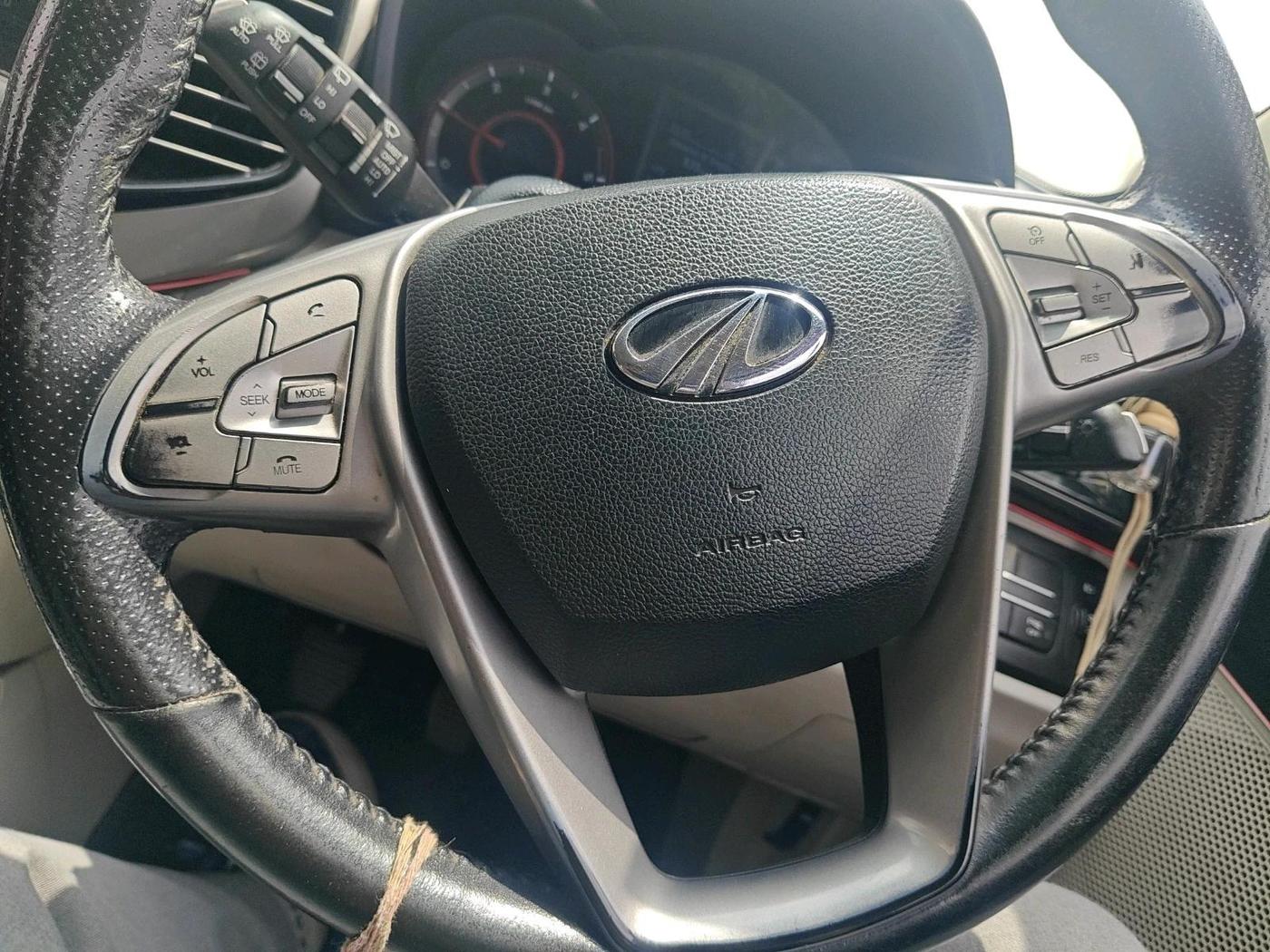2019 Mahindra XUV300 W8 (O) 1.5 DIESEL, Diesel, Manual, 1,01,425 km, interior