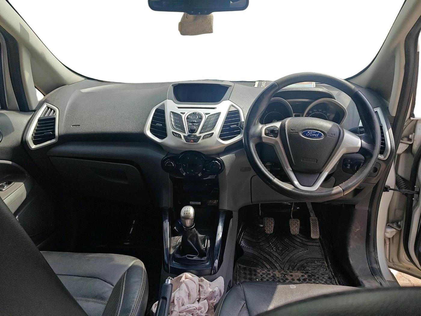 2014 Ford Ecosport TITANIUM 1.5L DIESEL, Diesel, Manual, 1,07,412 km, interior