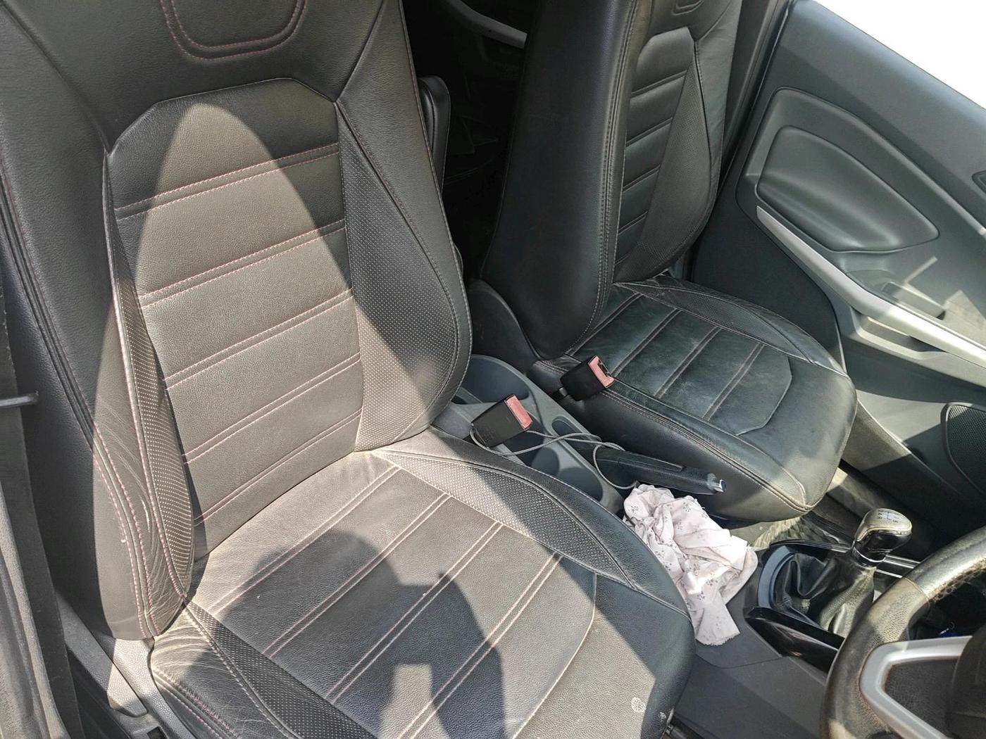2014 Ford Ecosport TITANIUM 1.5L DIESEL, Diesel, Manual, 1,07,412 km, interior