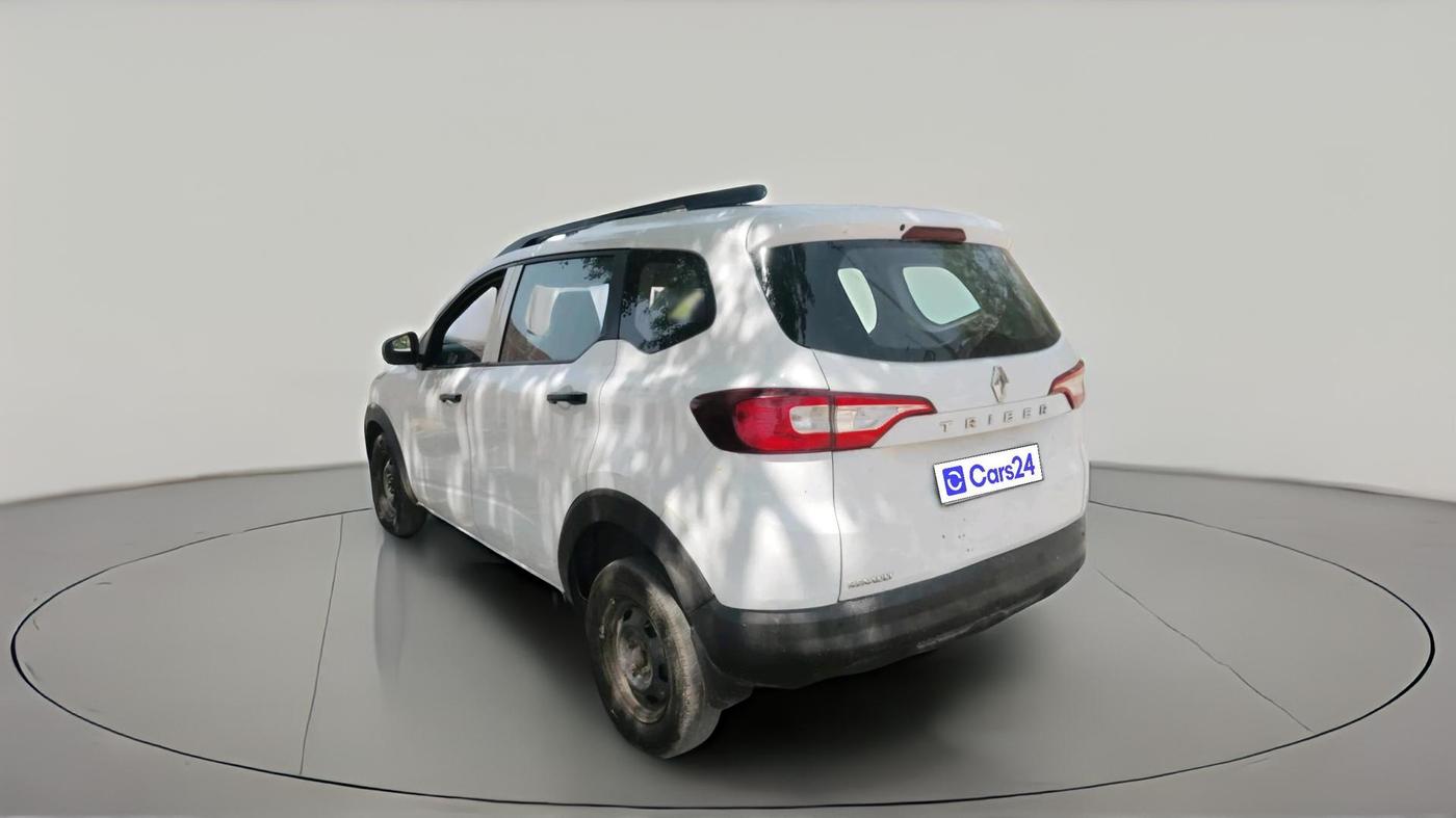 2022 Renault TRIBER RXE MT, Petrol, Manual, 70,176 km, exterior