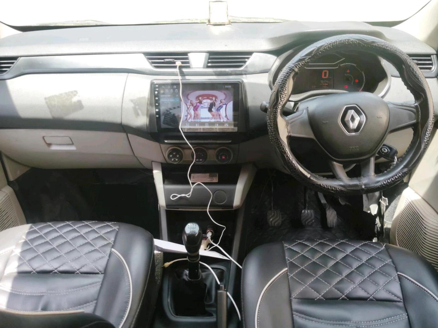 2022 Renault TRIBER RXE MT, Petrol, Manual, 70,176 km, interior