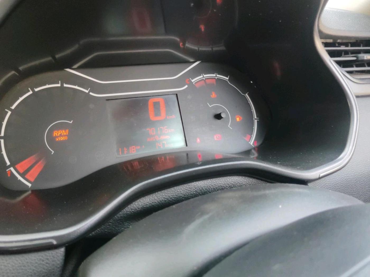 2022 Renault TRIBER RXE MT, Petrol, Manual, 70,176 km, interior