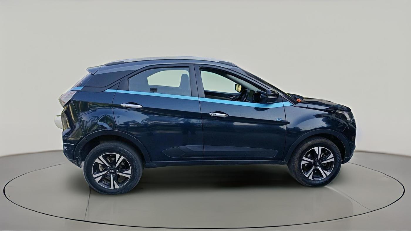 2022 Tata NEXON EV XZ PLUS, Electric, Automatic, 1,14,106 km, exterior