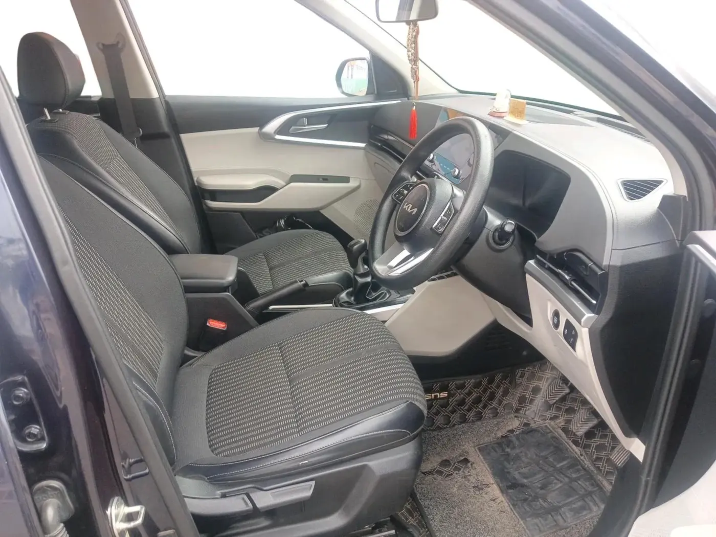 2022 KIA CARENS PRESTIGE PLUS 1.5 DIESEL 7 STR, Diesel, Manual, 62,148 km, interior
