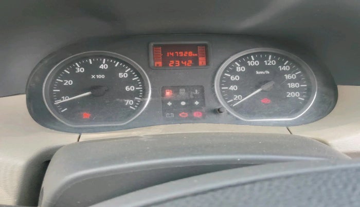 2014 Nissan Terrano XV D THP 110 PS, Diesel, Manual, 1,47,928 km, interior