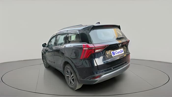 2022 Mahindra XUV700 AX 5 D AT 7 STR, Diesel, Automatic, 1,02,064 km, exterior