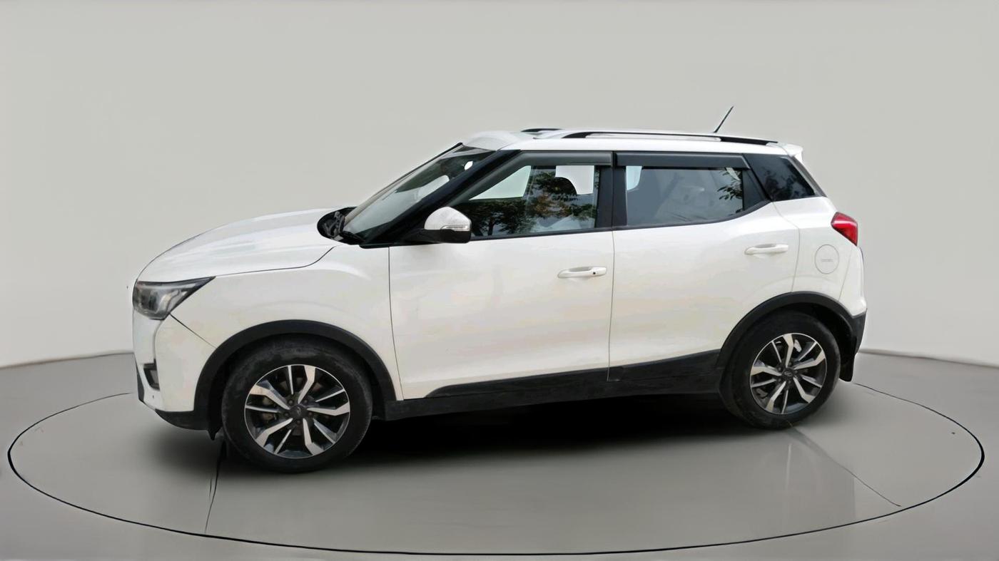 2019 Mahindra XUV300 W8 (O) 1.5 DIESEL, Diesel, Manual, 1,44,236 km, exterior