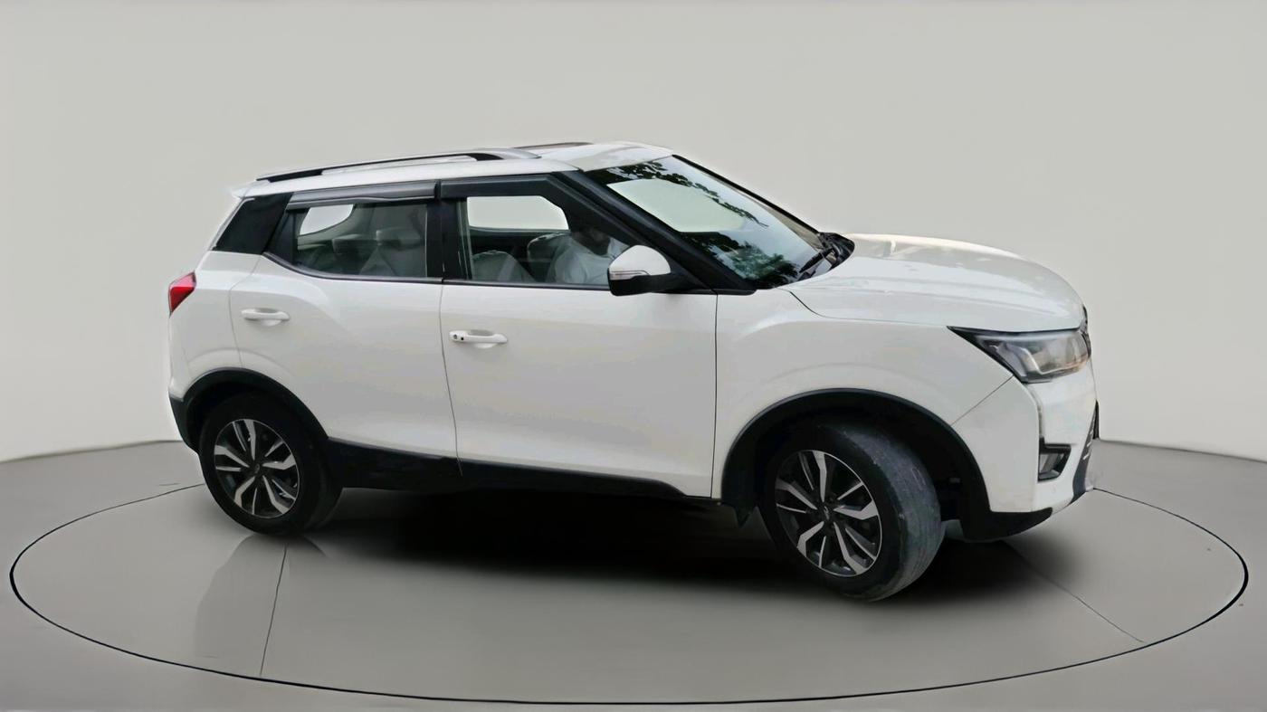 2019 Mahindra XUV300 W8 (O) 1.5 DIESEL, Diesel, Manual, 1,44,236 km, exterior