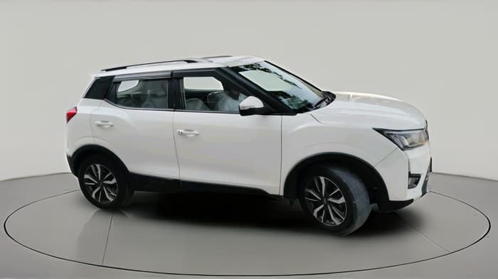 2019 Mahindra XUV300 W8 (O) 1.5 DIESEL, Diesel, Manual, 1,44,236 km, exterior