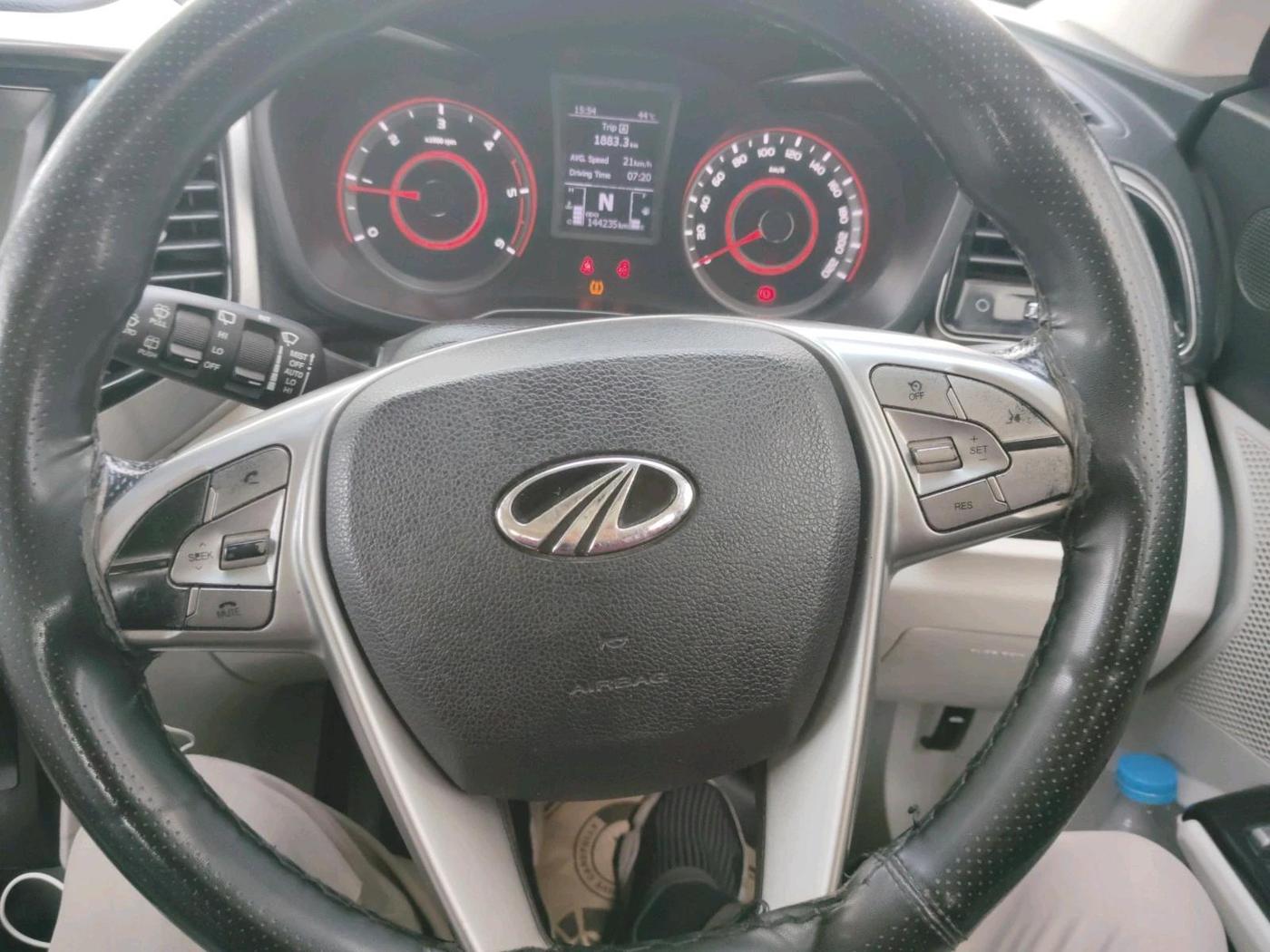 2019 Mahindra XUV300 W8 (O) 1.5 DIESEL, Diesel, Manual, 1,44,236 km, interior