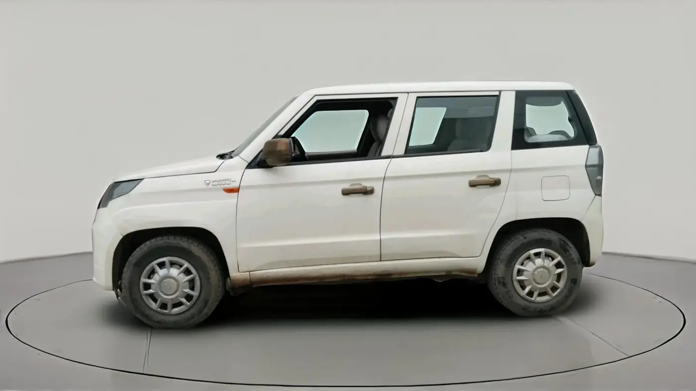 2019 Mahindra TUV300 T4 PLUS, Diesel, Manual, 49,165 km, exterior