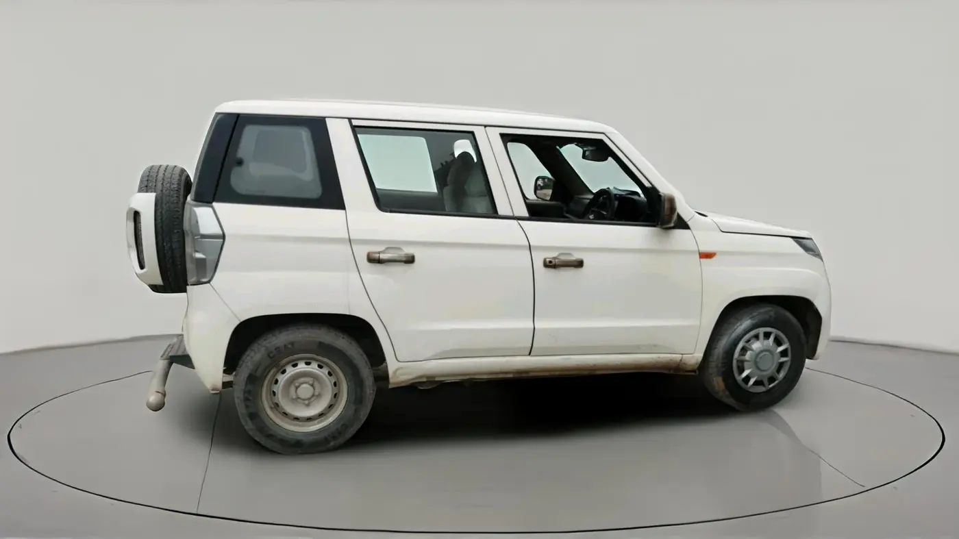 2019 Mahindra TUV300 T4 PLUS, Diesel, Manual, 49,165 km, exterior