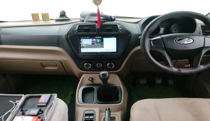 2019 Mahindra TUV300 T4 PLUS, Diesel, Manual, 49,165 km, interior