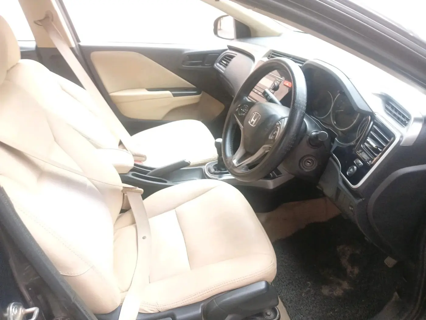 2014 Honda City 1.5L I-DTEC S, Diesel, Manual, 1,60,804 km, interior