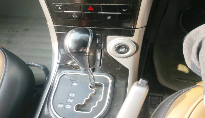 2019 Mahindra XUV500 W11 AT, Diesel, Automatic, 1,05,600 km, interior