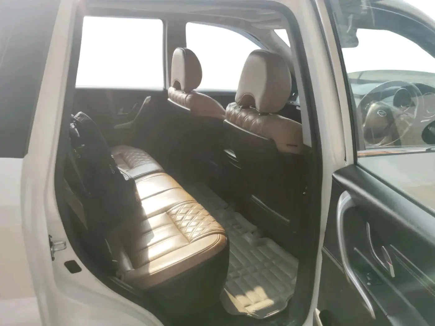 2019 Mahindra XUV500 W11 AT, Diesel, Automatic, 1,05,600 km, interior