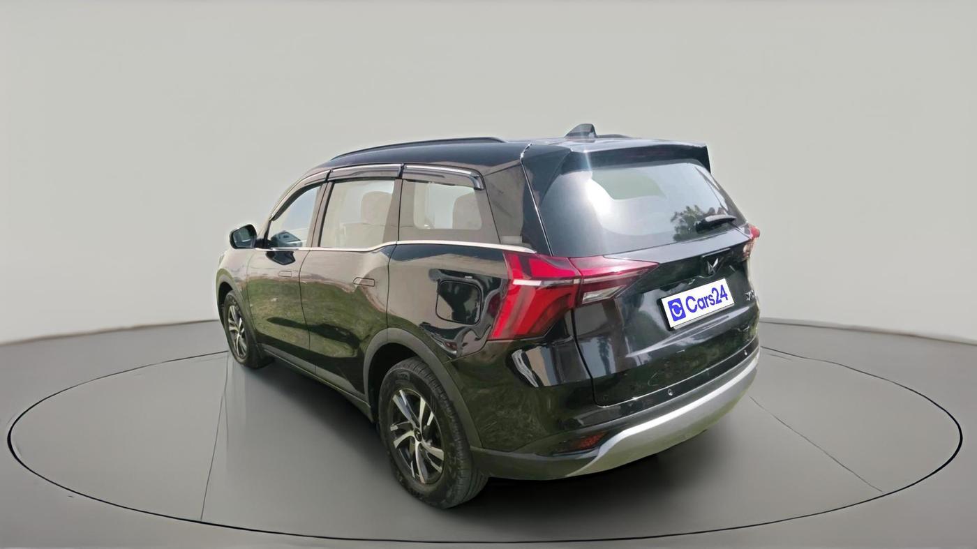 2024 Mahindra XUV700 AX 5 P MT 7 STR, Petrol, Manual, 18,161 km, exterior