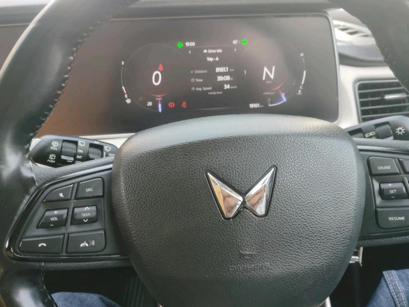 2024 Mahindra XUV700 AX 5 P MT 7 STR, Petrol, Manual, 18,161 km, interior