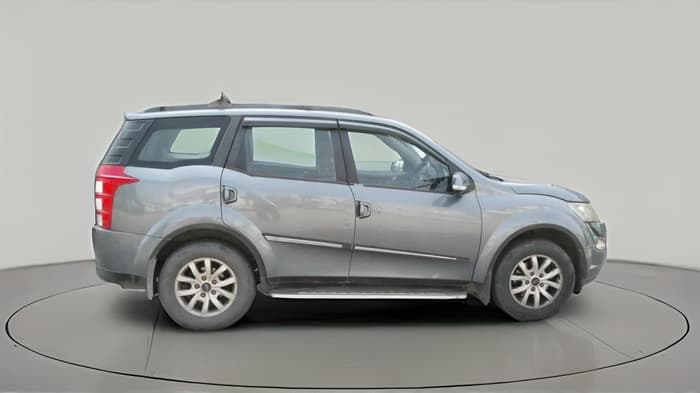 2016 Mahindra XUV500 W8, Diesel, Manual, 92,771 km, exterior