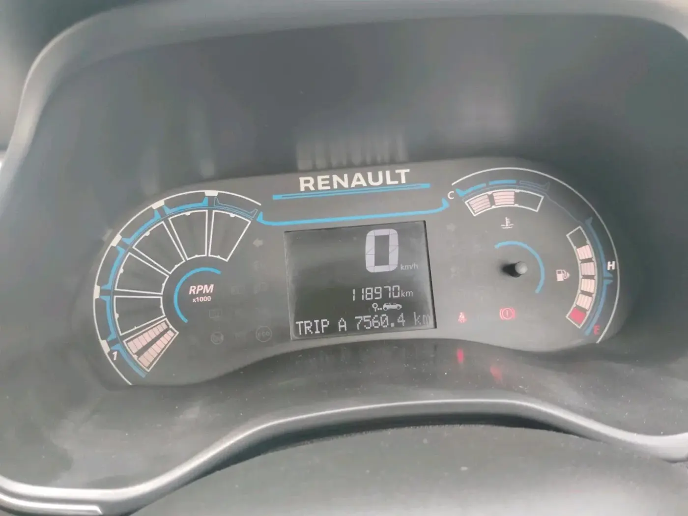 2019 Renault TRIBER RXZ, Petrol, Manual, 1,18,970 km, interior