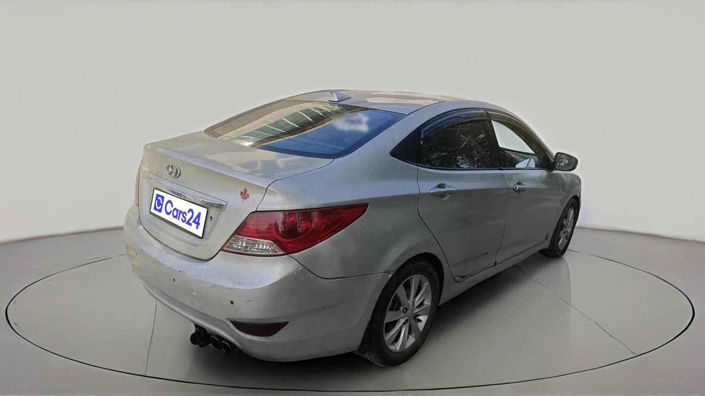 2011 Hyundai Verna FLUIDIC 1.6 CRDI SX, Diesel, Manual, 1,24,406 km, exterior