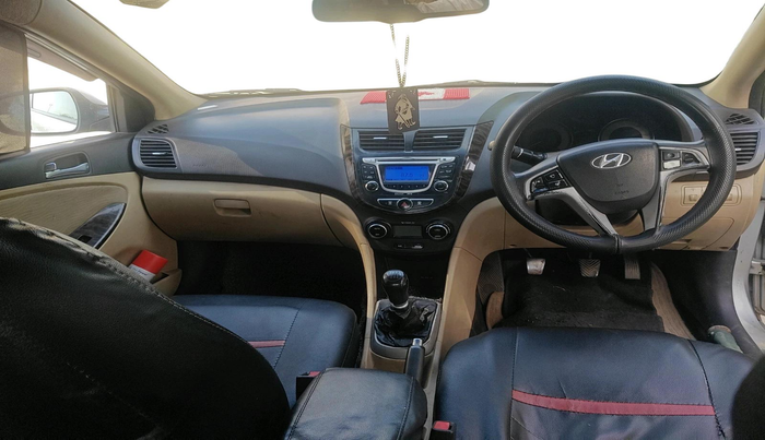 2011 Hyundai Verna FLUIDIC 1.6 CRDI SX, Diesel, Manual, 1,24,406 km, interior