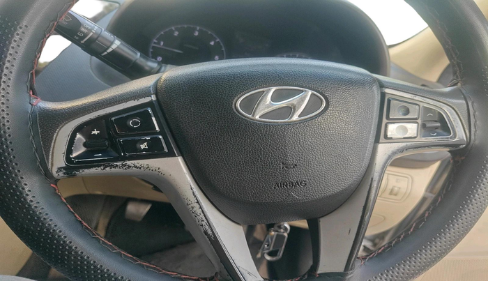 2011 Hyundai Verna FLUIDIC 1.6 CRDI SX, Diesel, Manual, 1,24,406 km, interior
